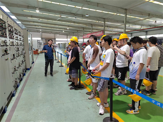 武理工參觀3.jpg 武理工參觀3.jpg